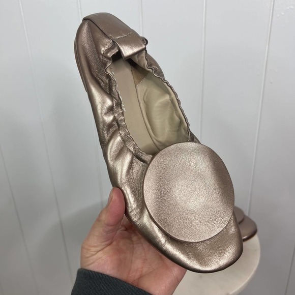 Bells & Becks Gold Ballet Flats 100% Leather SZ 37 US 7 - Picture 1 of 6